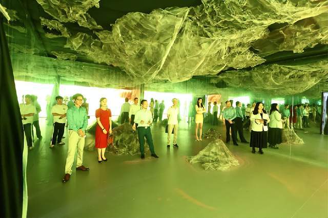 好消息：魏新雨、宋洁两大女星祝贺SZM双滋艺人网红基地揭幕(图3)