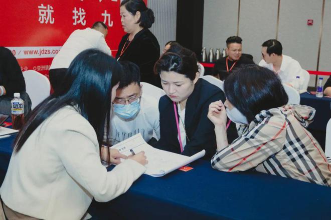 管理费全免、送家具家电、承诺零增项不愧是19楼开年大展卷疯了！(图4)
