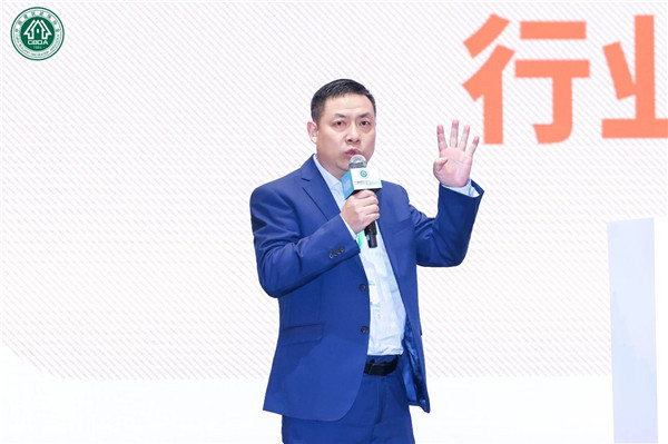 深装集团承办中国建筑装饰协会公装分会年会隆重召开(图3) 深装集团承办中国建筑装饰协会公装分会年会隆重召开(图3)